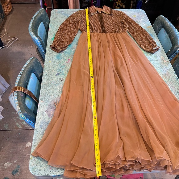 Victoria Royal Ltd. Vintage Gown - Picture 10 of 11